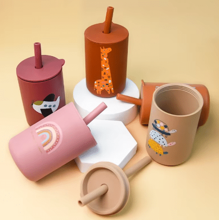 Sickid Tazza Con Beccuccio Antigoccia Per Bambini – Biberon Di Transizione Con Manici – Resistente Al Calore Fino A 220°C – Lavabile In Lavastoviglie – Colore Grigio Chiaro