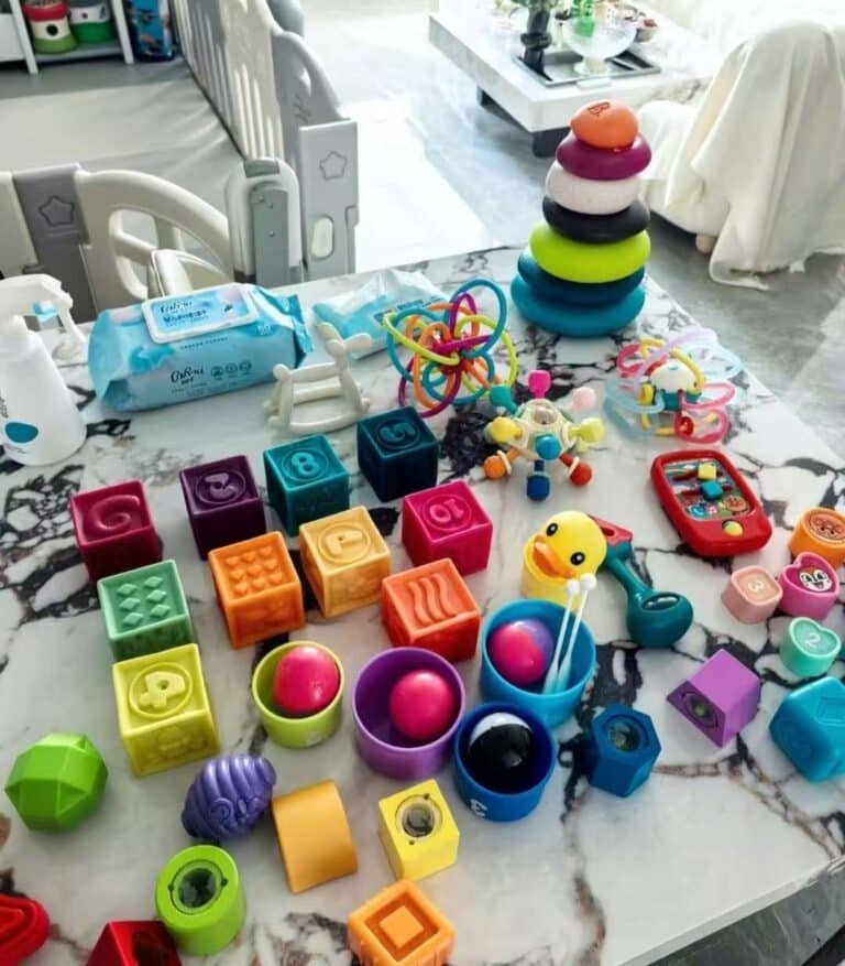 Silicone baby toy for babies to bite safely