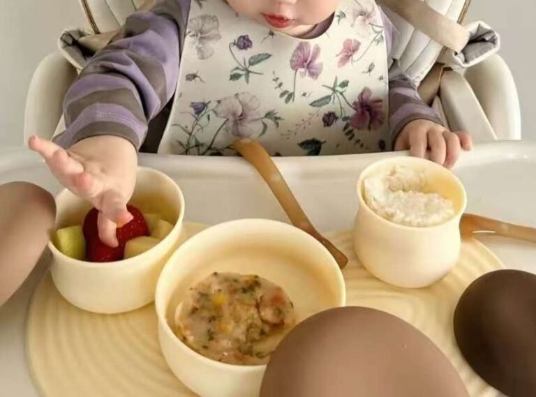 Let the baby love eating silicone baby bowl