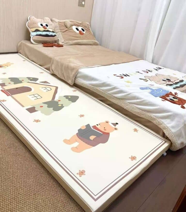 How To Choose The Right Crawling Mat For Your Baby