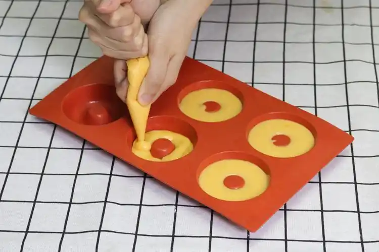 Non-stick silicone baking sheet